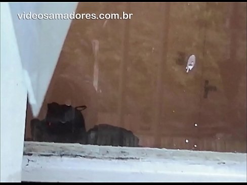 ❤️ Raġel qarn iħares lit-tfajla tiegħu ma' raġel ieħor, jirreġistra video fuck mingħajr ma jfixkel lill-koppja ☑ Video tal-ħakk  lilna ❌❤